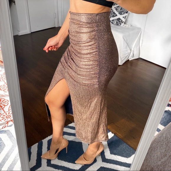🥂 ZARA COPPER SHIMMERING HIGH WAIST SLIT RUCHED MIDI SKIRT! - Picture 2 of 13